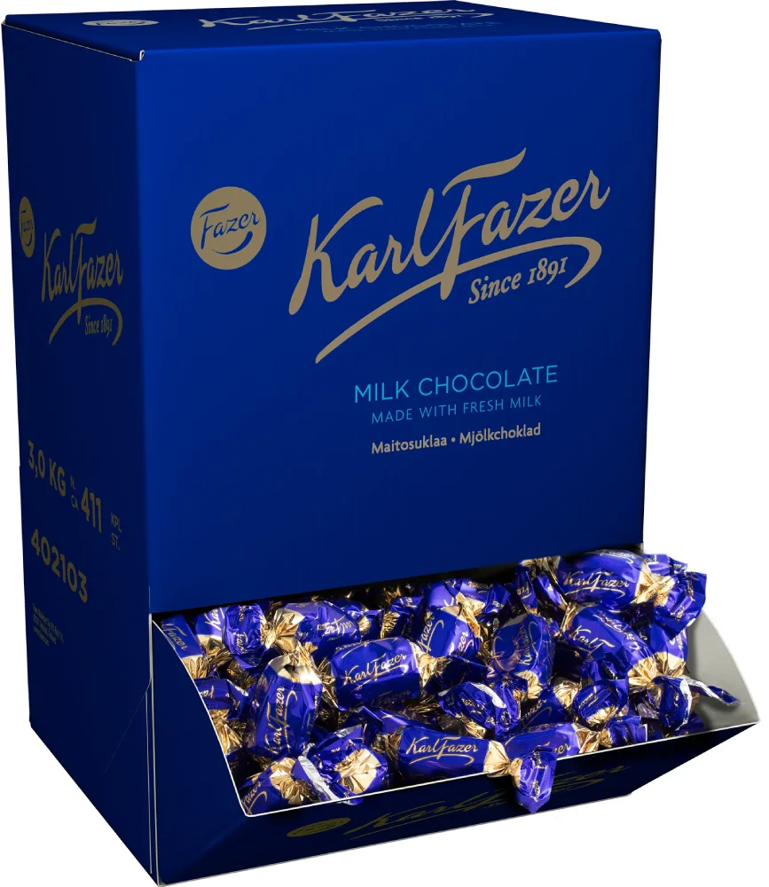 En 3 kilos förpackning med individuellt inslagna blå Karl Fazer mjölkchokladbitar gjorda på färsk mjölk.