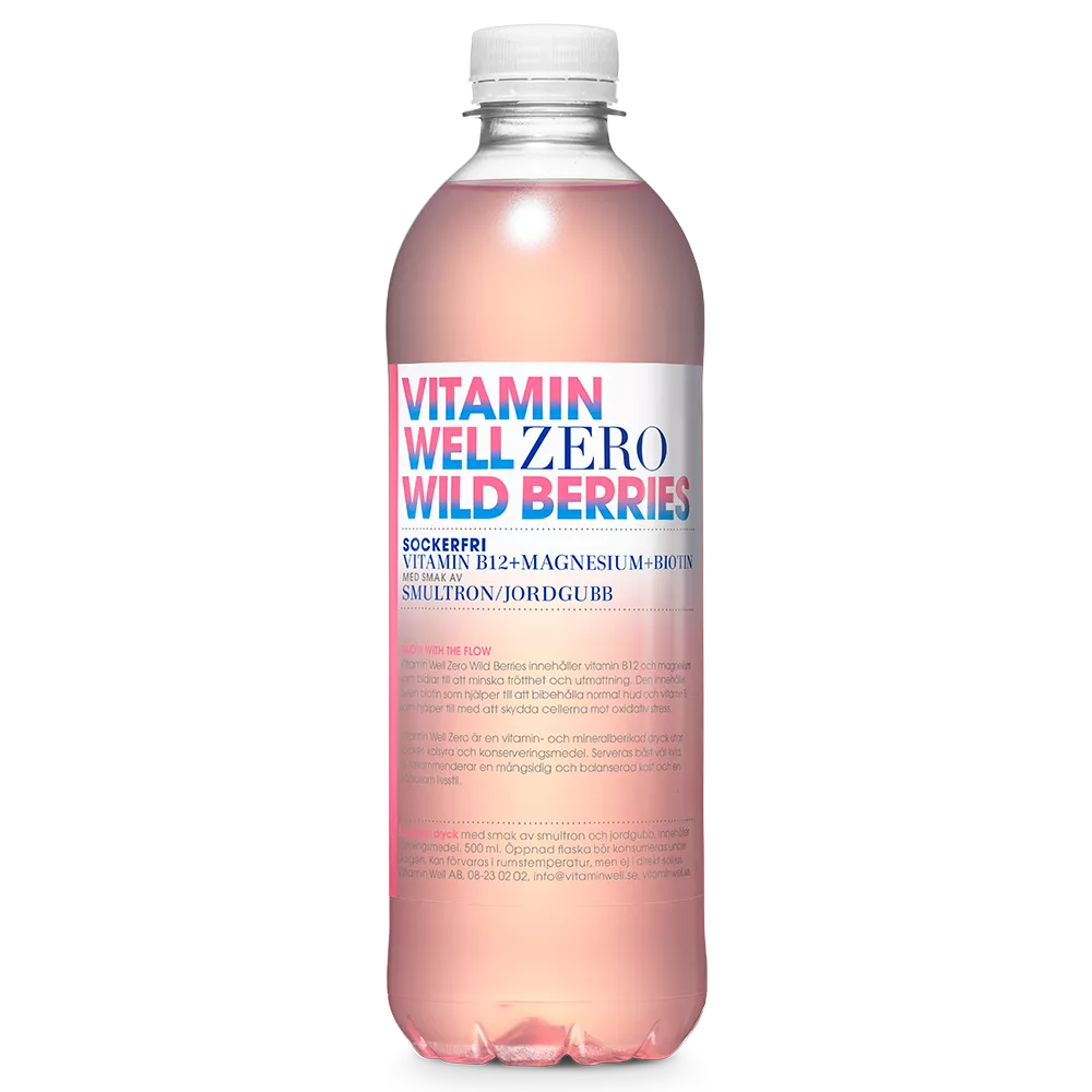 Ett 12-pack med sockerfri Vitamin Well Zero Wild Berries i 50 centiliters plastflaskor med smak av smultron och jordgubb.